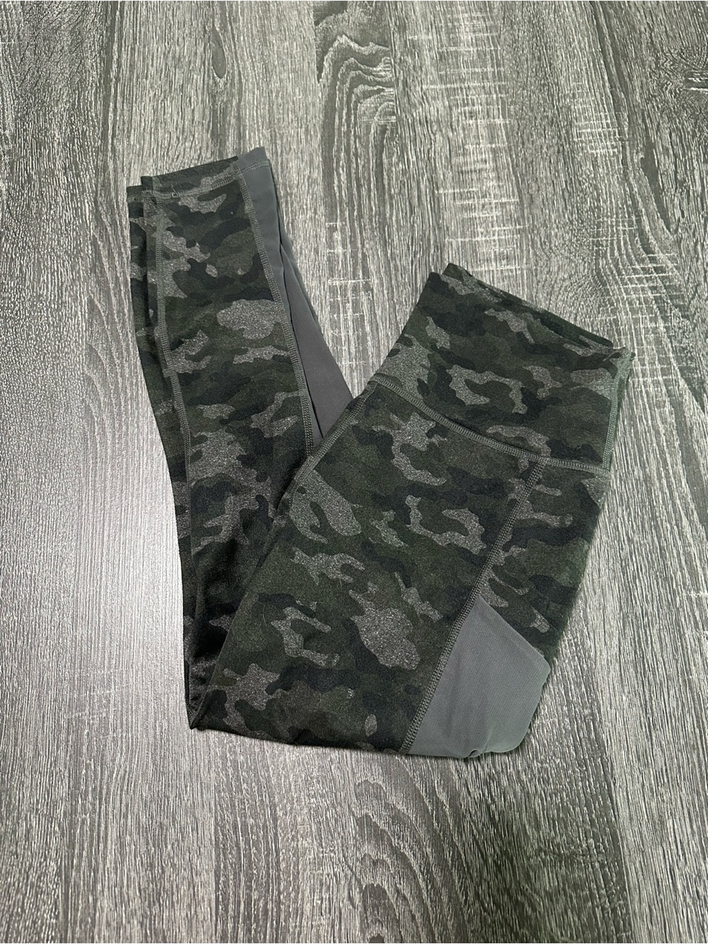 Powerhold Fabletics Camouflage Active Cropped Leggings